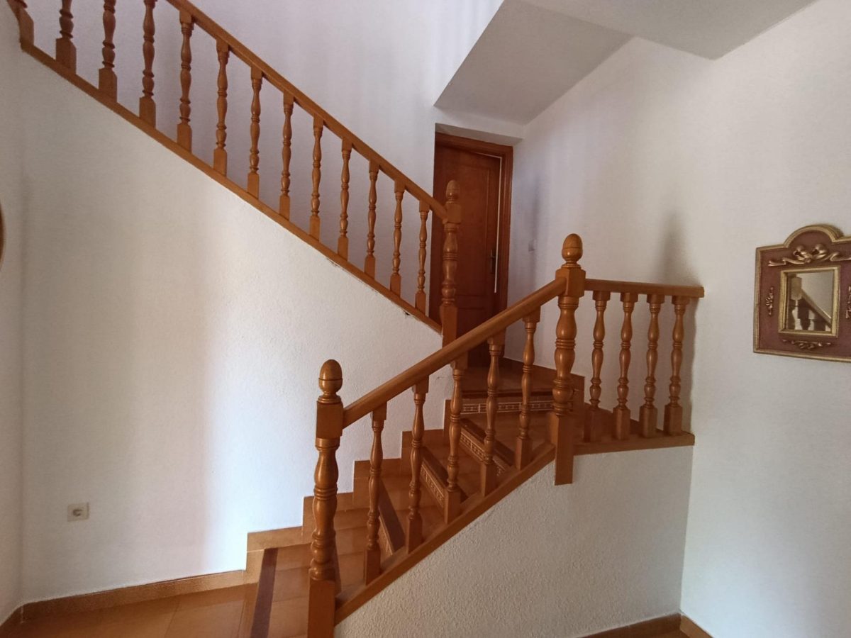 Extraordinaria villa con dos viviendas gemelas — Foto 10
