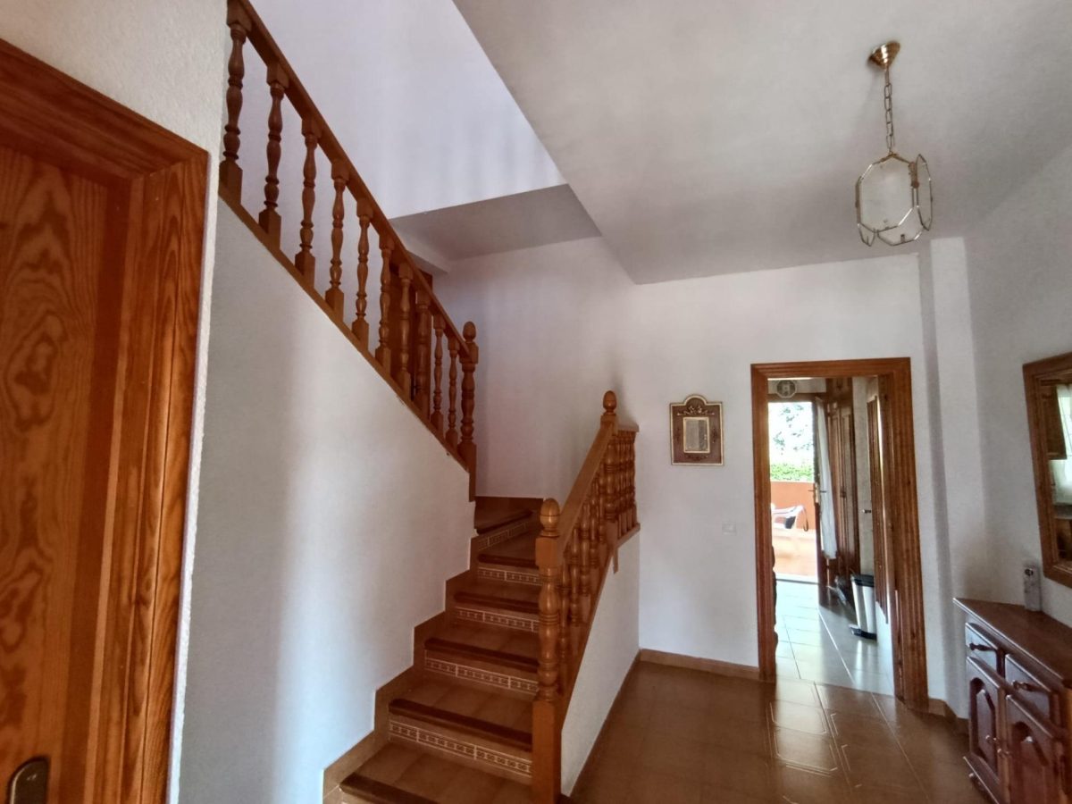 Extraordinaria villa con dos viviendas gemelas — Foto 24