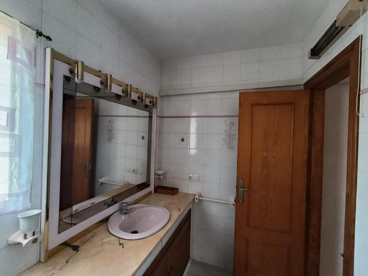 Extraordinaria villa con dos viviendas gemelas — Foto 25