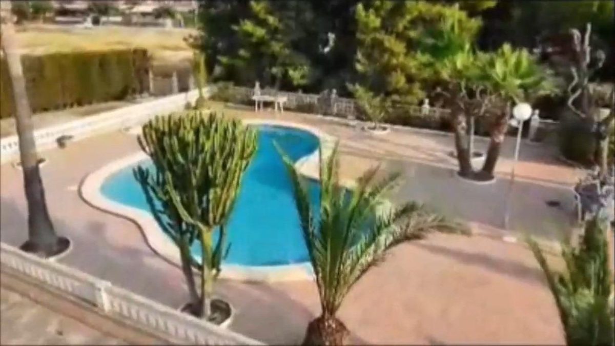Extraordinaria villa con dos viviendas gemelas — Foto 3