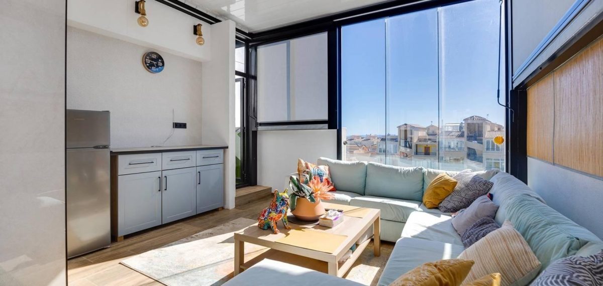 Ático de 3 dormitorios con vistas al mar y gran solárium en Punta Prima — Foto 4