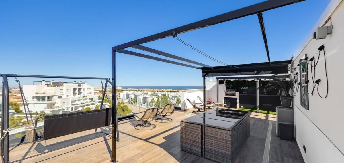Ático de 3 dormitorios con vistas al mar y gran solárium en Punta Prima — Foto 22