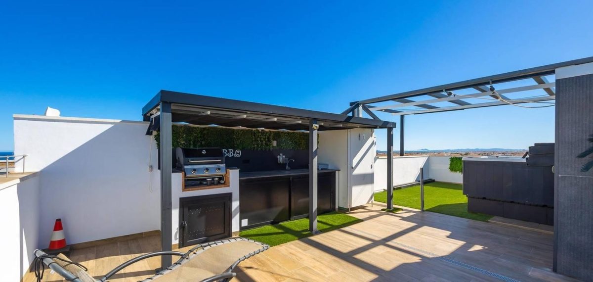 Ático de 3 dormitorios con vistas al mar y gran solárium en Punta Prima — Foto 25