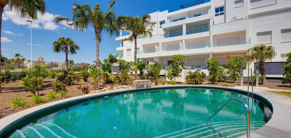 Ático de 3 dormitorios con vistas al mar y gran solárium en Punta Prima — Foto 1