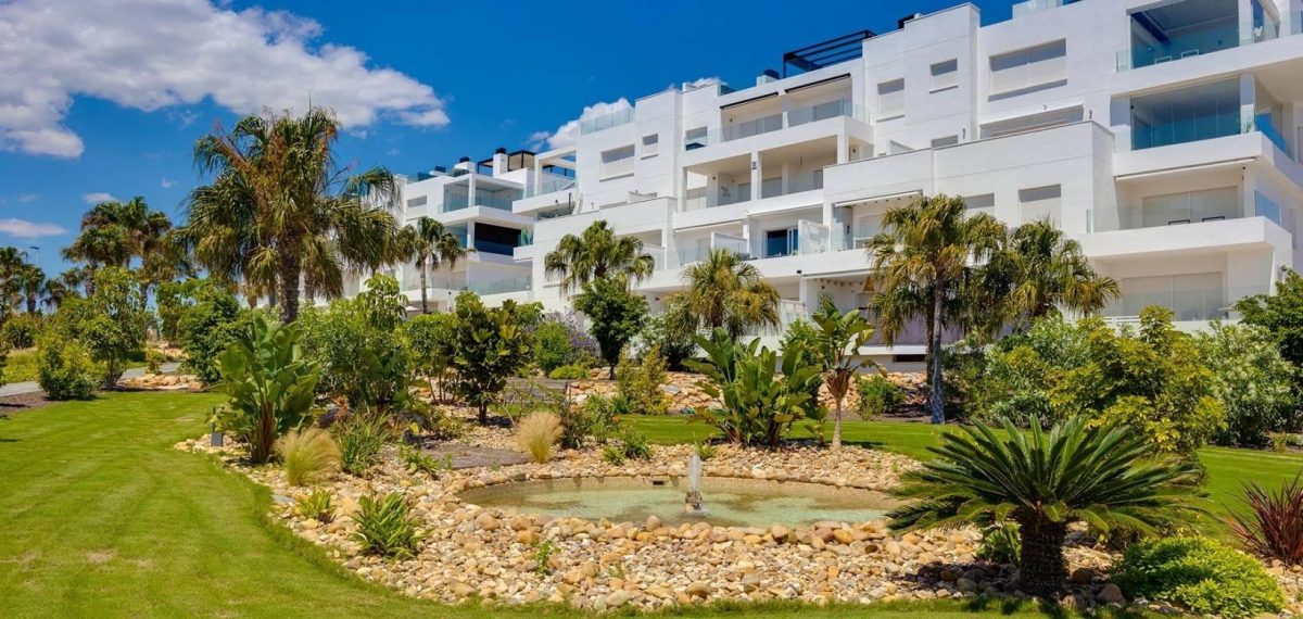 Ático de 3 dormitorios con vistas al mar y gran solárium en Punta Prima — Foto 3