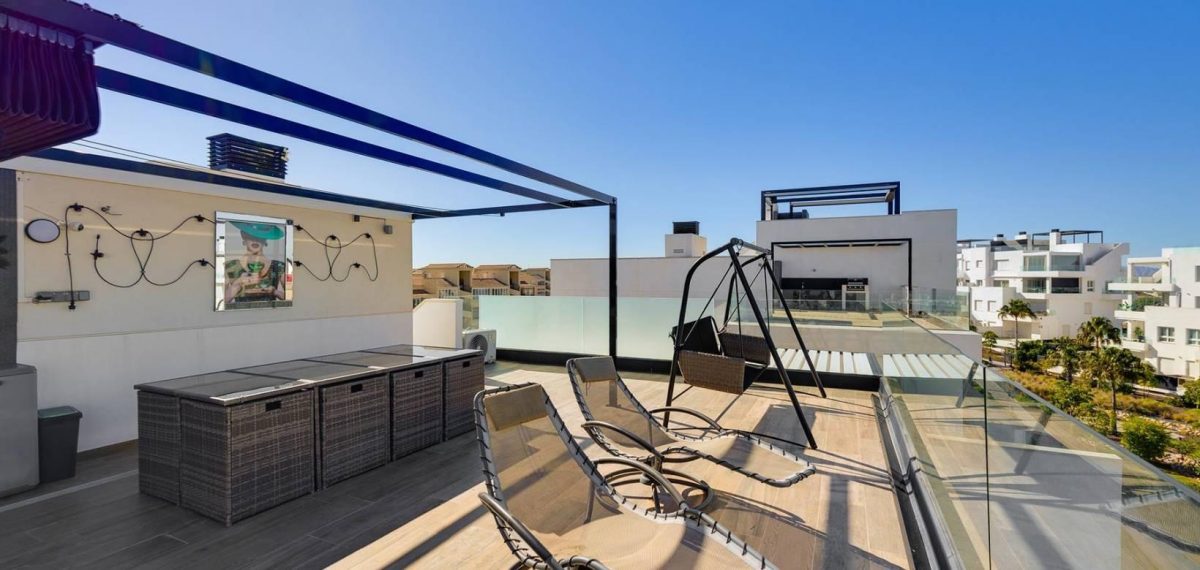 Ático de 3 dormitorios con vistas al mar y gran solárium en Punta Prima — Foto 29