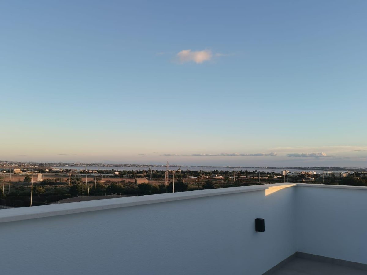 VILLA DE LUJO EN LOS MONTESINOS — Foto 20