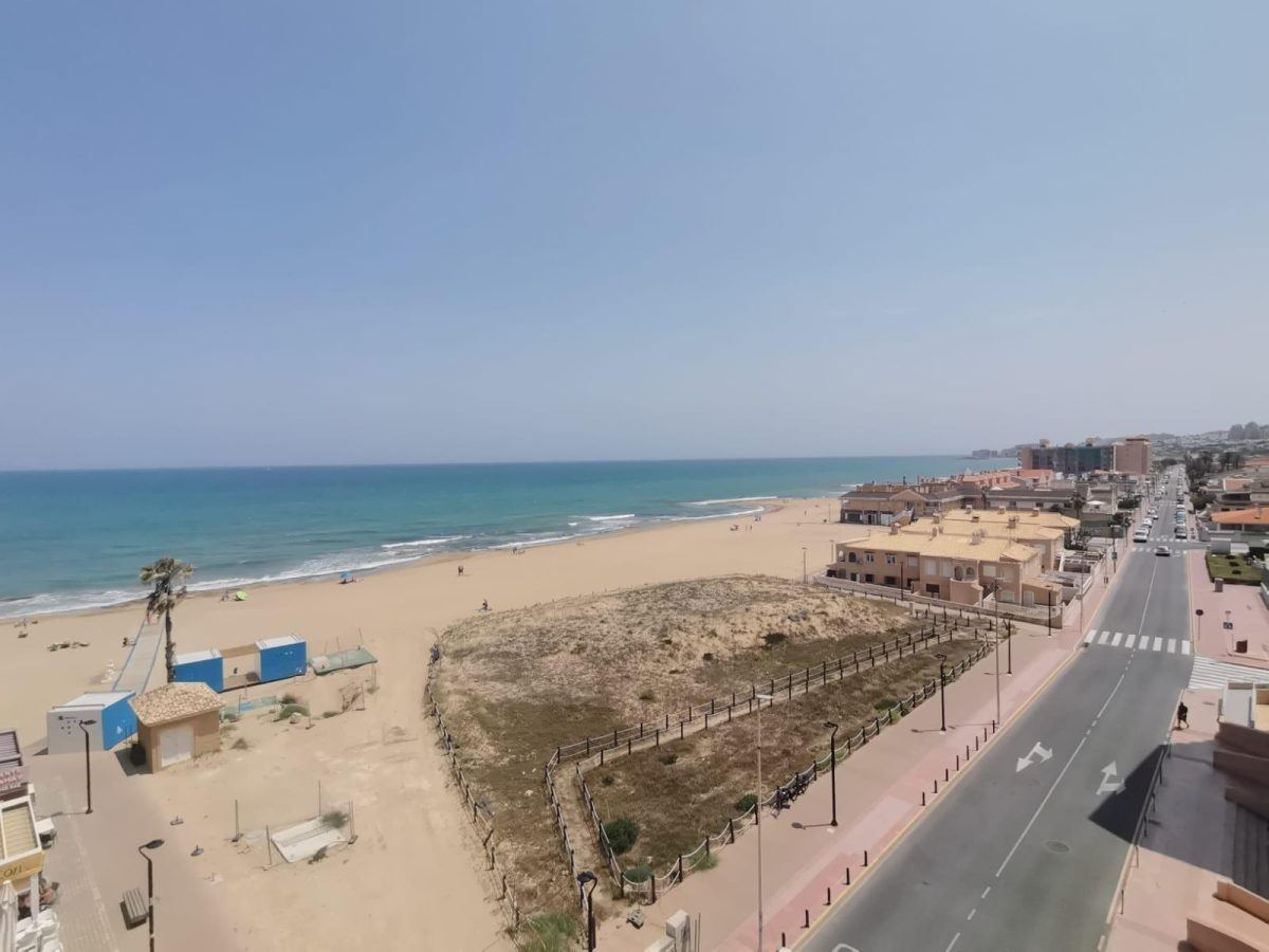 Apartamento en primera línea de playa (La Mata, Torrevieja) — Foto 3