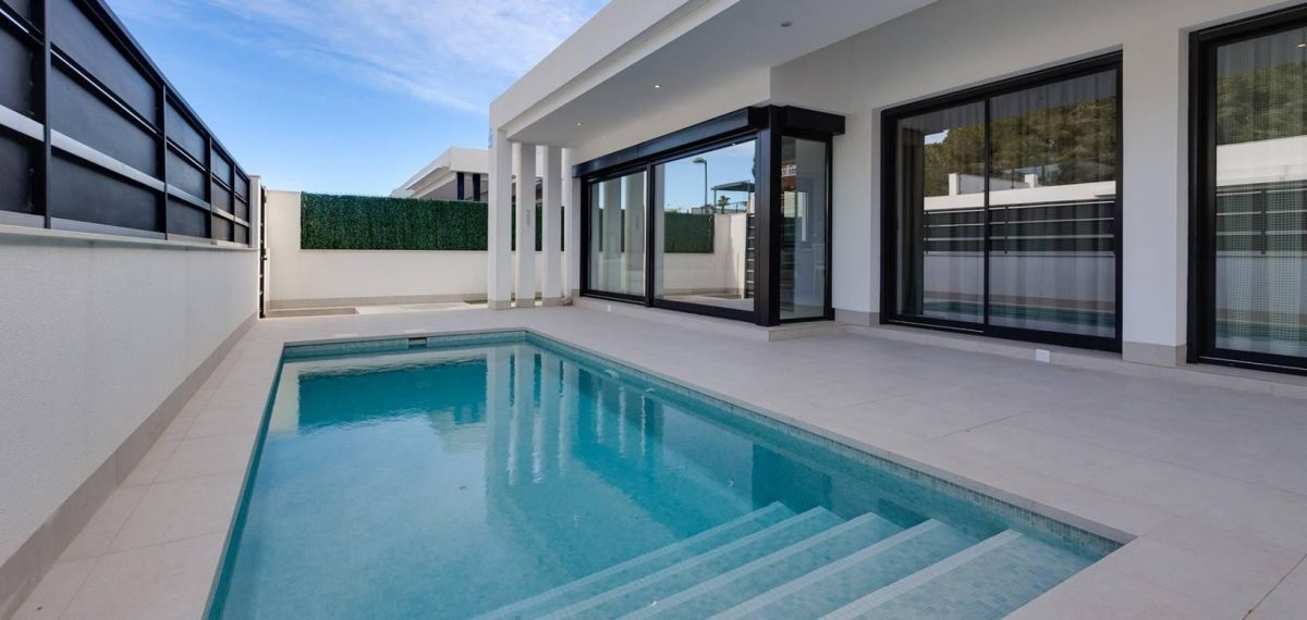 Chalet independiente de 3 dormitorios con piscina privada y solarium en Pinar de Campoverde — Foto 3