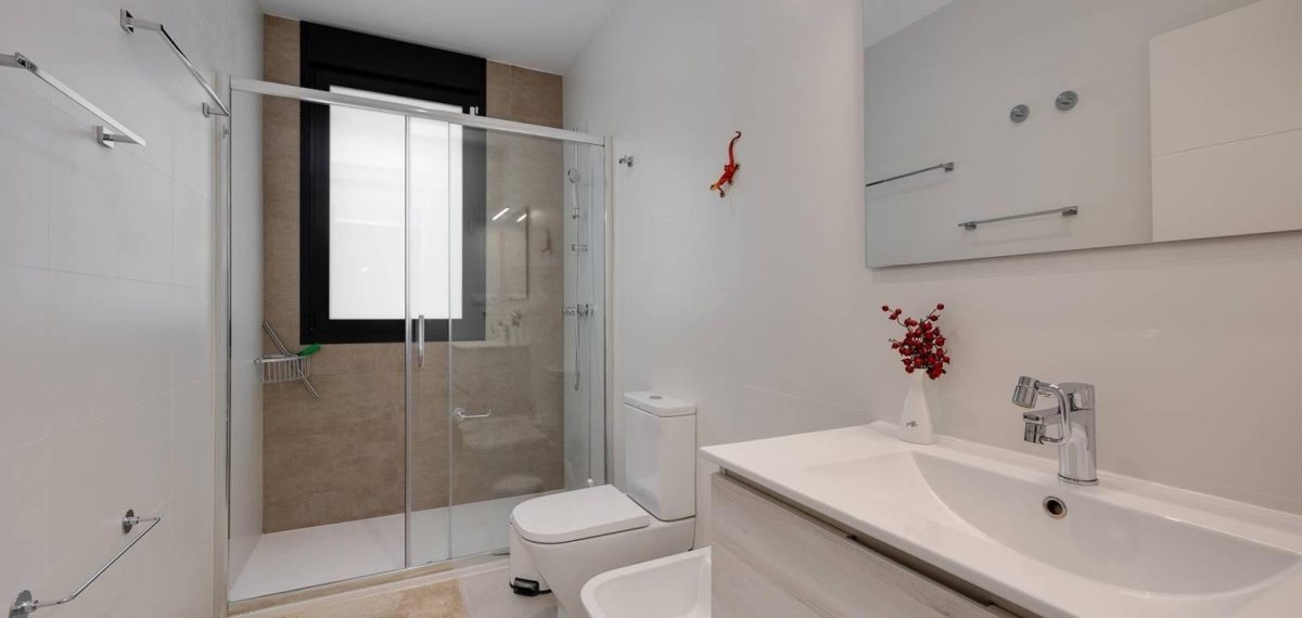 Chalet independiente de 3 dormitorios con piscina privada y solarium en Pinar de Campoverde — Foto 23