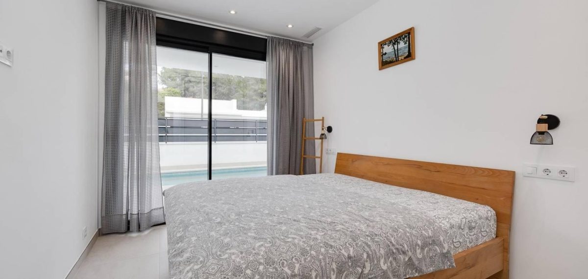 Chalet independiente de 3 dormitorios con piscina privada y solarium en Pinar de Campoverde — Foto 22