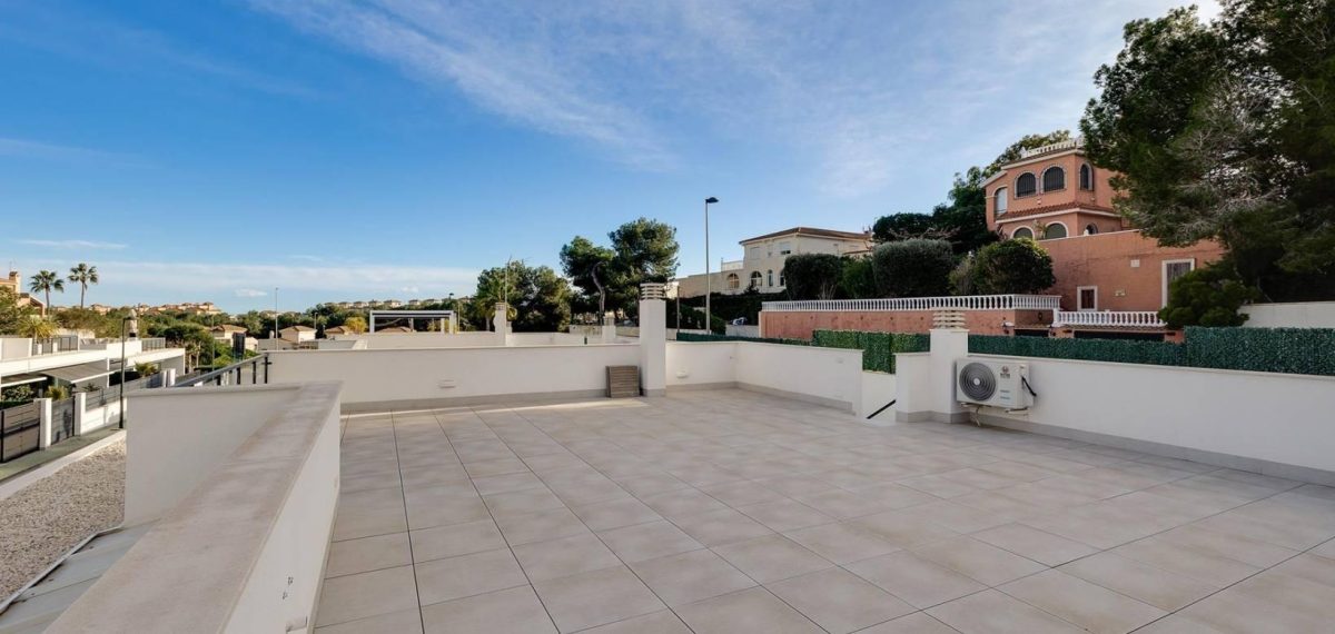 Chalet independiente de 3 dormitorios con piscina privada y solarium en Pinar de Campoverde — Foto 7