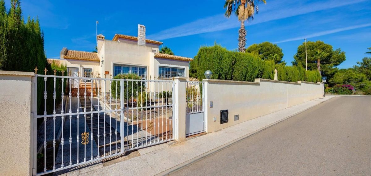 Villa independiente en primera línea de golf en Las Ramblas, Orihuela Costa — Foto 26