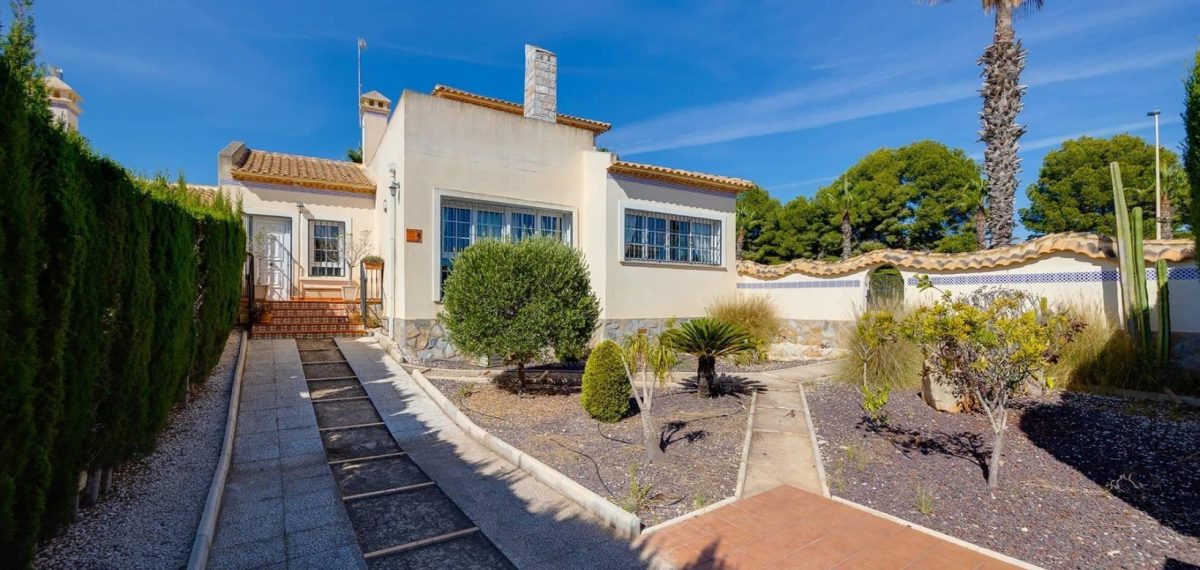 Villa independiente en primera línea de golf en Las Ramblas, Orihuela Costa — Foto 22