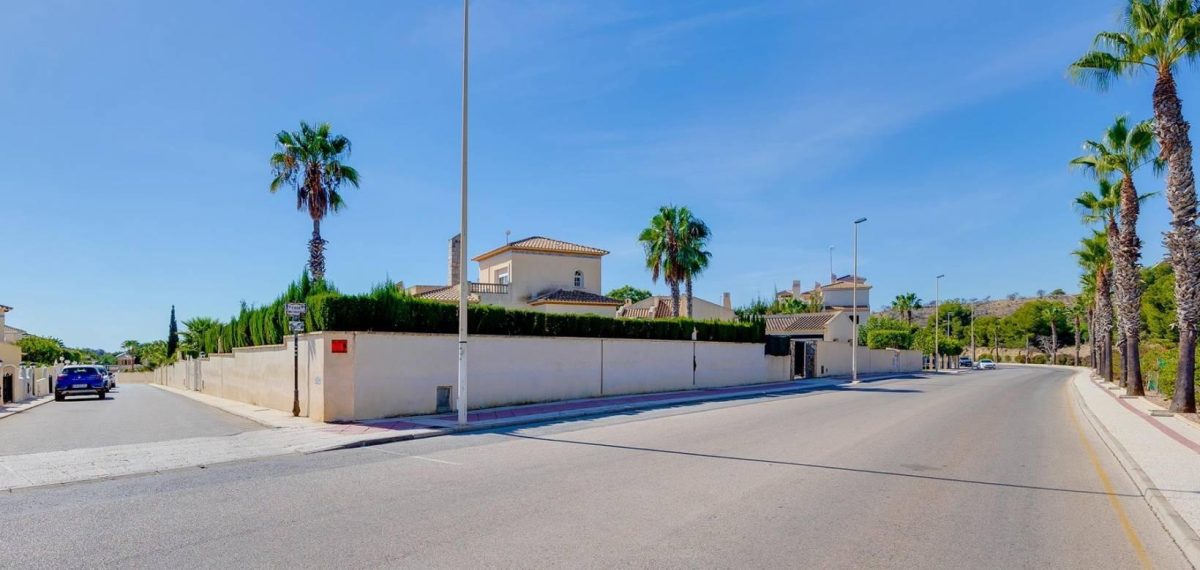 Villa independiente en primera línea de golf en Las Ramblas, Orihuela Costa — Foto 28