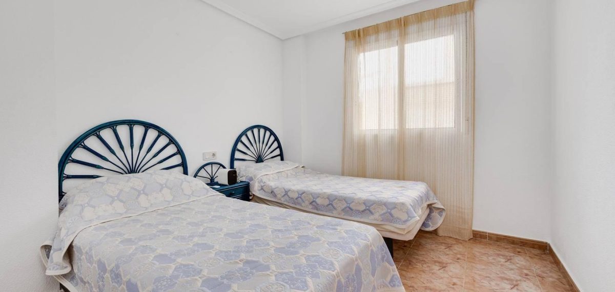 Acogedor apartamento de 2 dormitorios en Torrevieja a menos de 700 metros de la playa — Foto 19