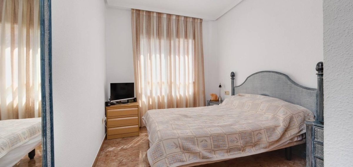 Acogedor apartamento de 2 dormitorios en Torrevieja a menos de 700 metros de la playa — Foto 16