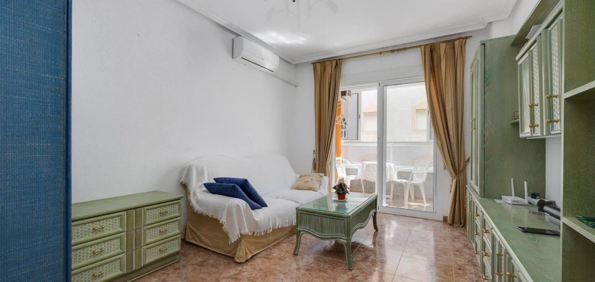 Acogedor apartamento de 2 dormitorios en Torrevieja a menos de 700 metros de la playa — Foto 7