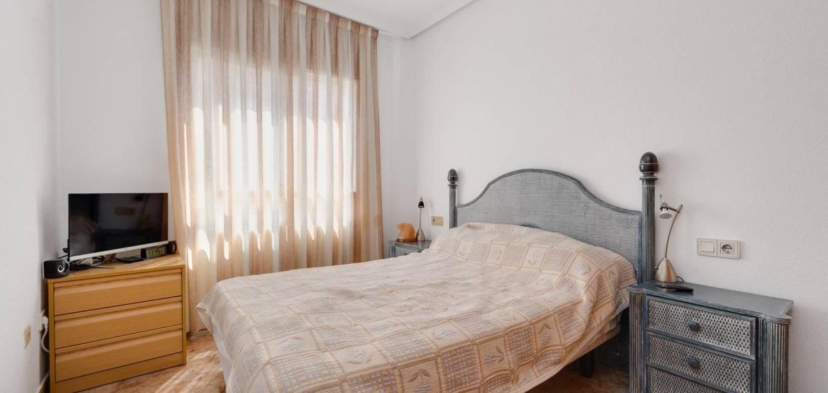 Acogedor apartamento de 2 dormitorios en Torrevieja a menos de 700 metros de la playa — Foto 17