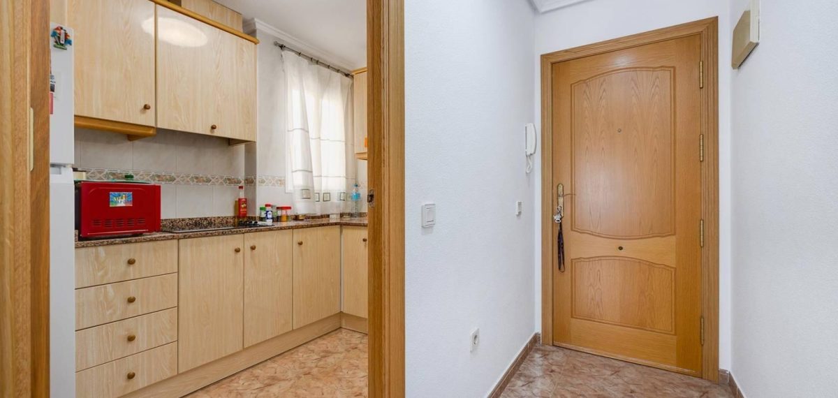Acogedor apartamento de 2 dormitorios en Torrevieja a menos de 700 metros de la playa — Foto 11