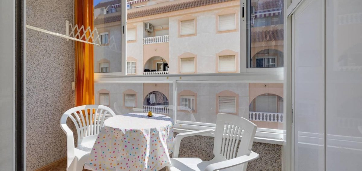 Acogedor apartamento de 2 dormitorios en Torrevieja a menos de 700 metros de la playa — Foto 13