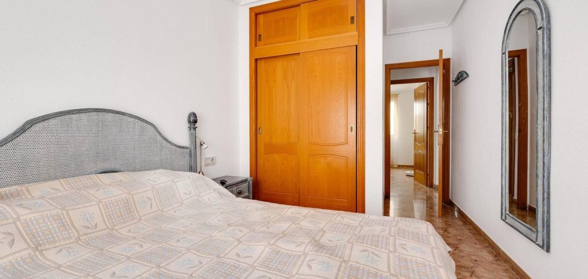 Acogedor apartamento de 2 dormitorios en Torrevieja a menos de 700 metros de la playa — Foto 18