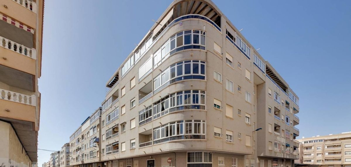 Acogedor apartamento de 2 dormitorios en Torrevieja a menos de 700 metros de la playa — Foto 1