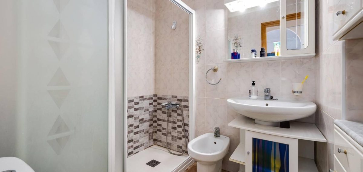 Acogedor apartamento de 2 dormitorios en Torrevieja a menos de 700 metros de la playa — Foto 15