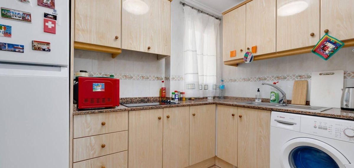 Acogedor apartamento de 2 dormitorios en Torrevieja a menos de 700 metros de la playa — Foto 12