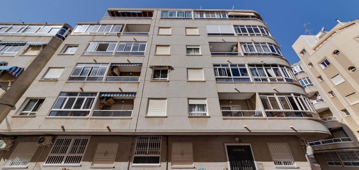 Acogedor apartamento de 2 dormitorios en Torrevieja a menos de 700 metros de la playa — Foto 3