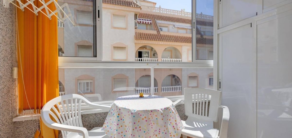 Acogedor apartamento de 2 dormitorios en Torrevieja a menos de 700 metros de la playa — Foto 14