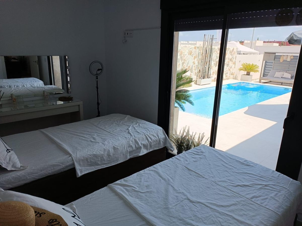 VILLA EN DAYA NUEVA — Foto 14