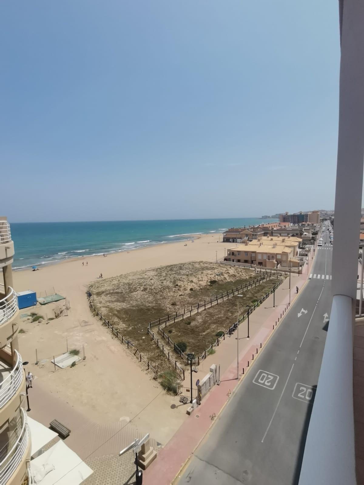 Apartamento en primera línea de playa (La Mata, Torrevieja) — Foto 6