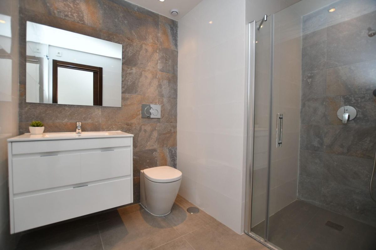 Bungalow con Vistas al Mar y Amplio Solarium en San Miguel de Salinas — Foto 14