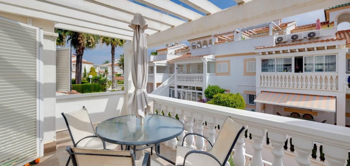 Luminoso apartamento dúplex con terraza y solárium, a 1 km de la playa de La Zenia — Foto 5