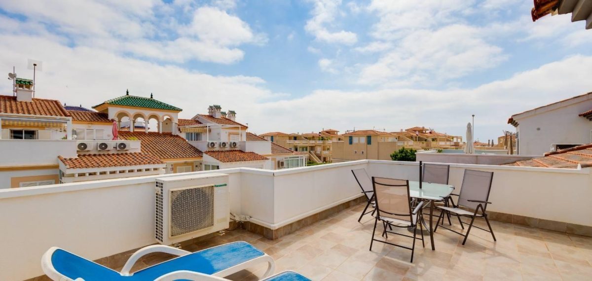 Luminoso apartamento dúplex con terraza y solárium, a 1 km de la playa de La Zenia — Foto 7