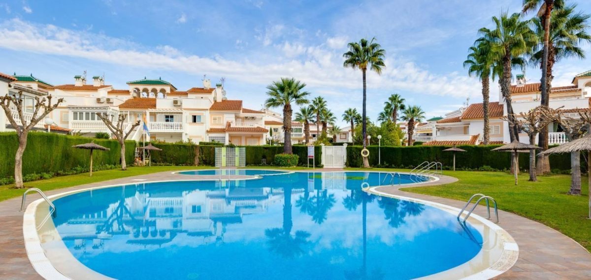 Luminoso apartamento dúplex con terraza y solárium, a 1 km de la playa de La Zenia — Foto 25