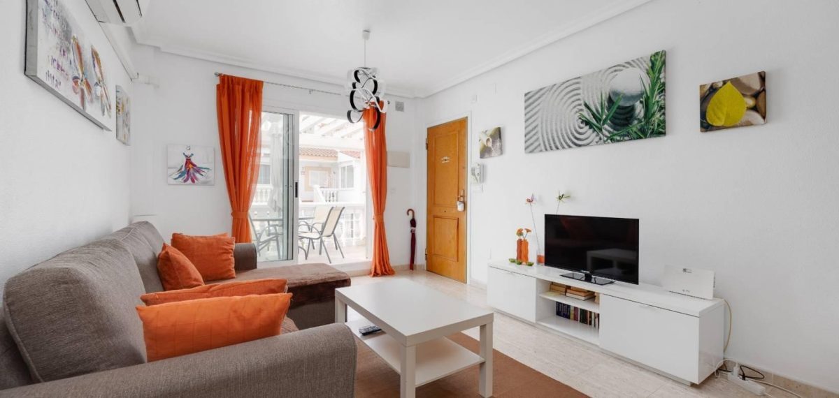 Luminoso apartamento dúplex con terraza y solárium, a 1 km de la playa de La Zenia — Foto 9