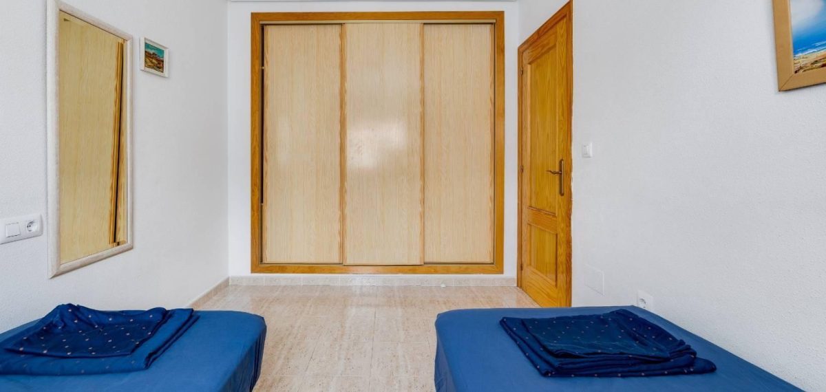 Luminoso apartamento dúplex con terraza y solárium, a 1 km de la playa de La Zenia — Foto 23