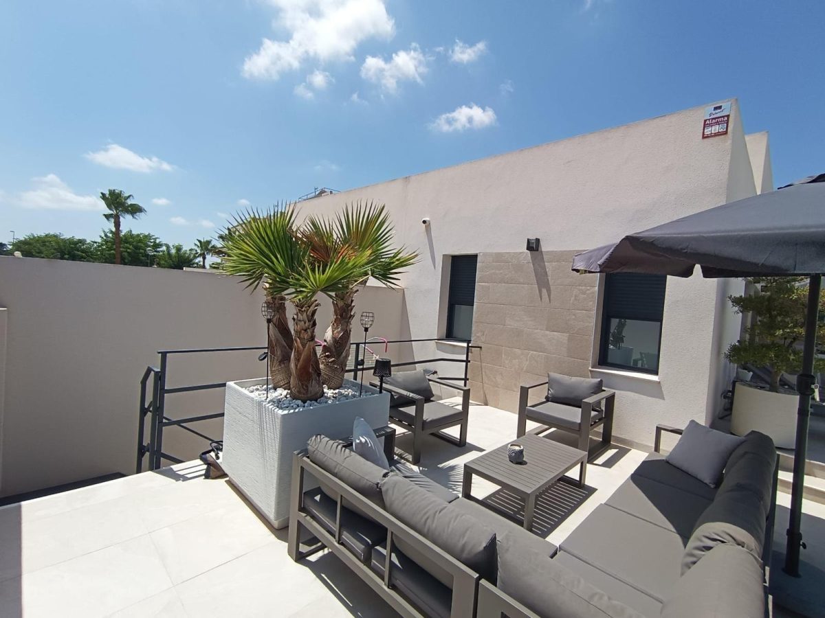 VILLA EN DAYA NUEVA — Foto 6