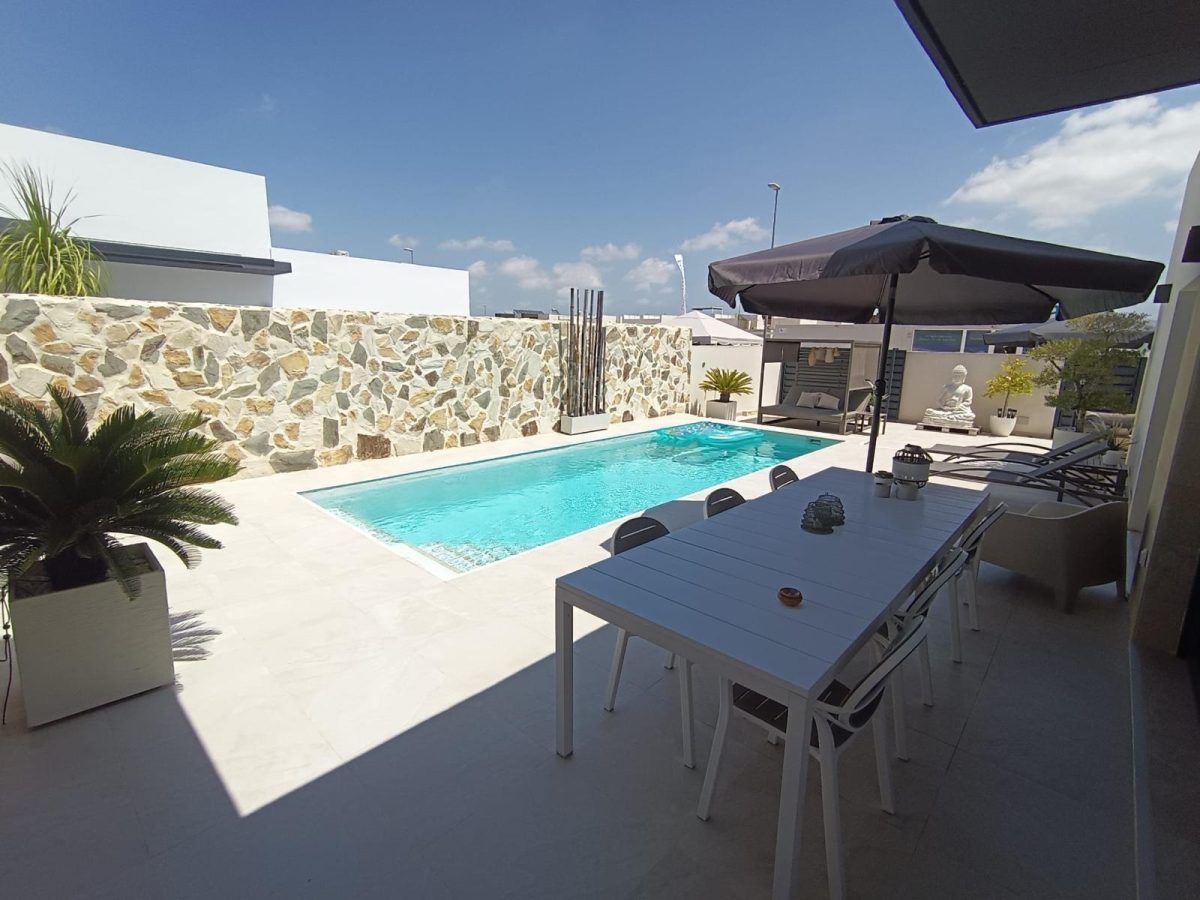VILLA EN DAYA NUEVA — Foto 5