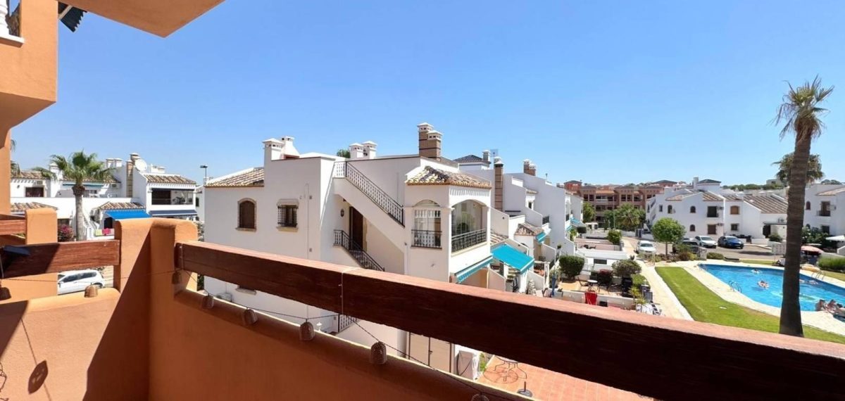 Apartamento junto al campo de golf en Villamartín, Orihuela Costa — Foto 2