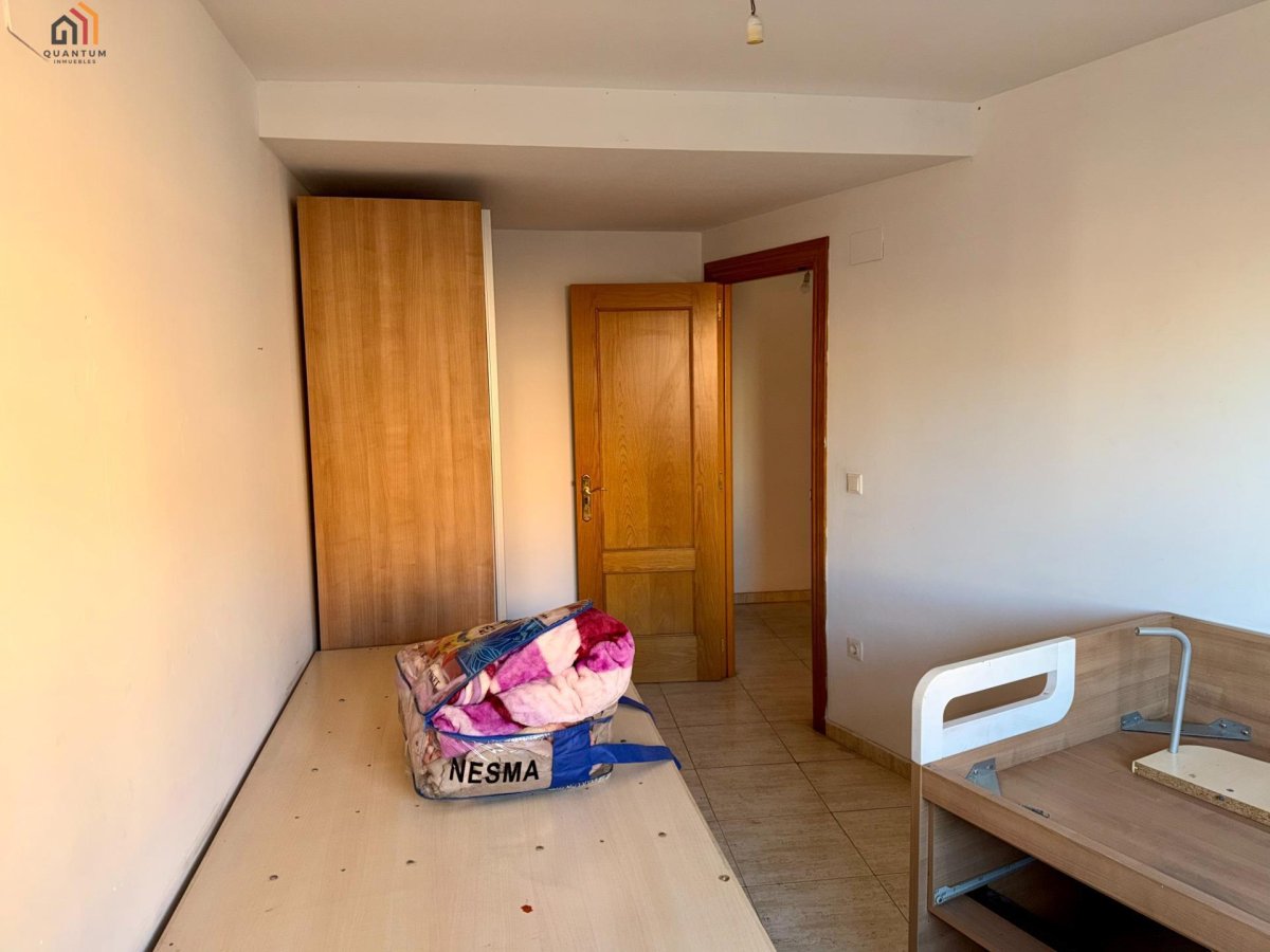 Piso en venta en La Almunia de Doña Godina - 4 hab, piscina — Foto 11