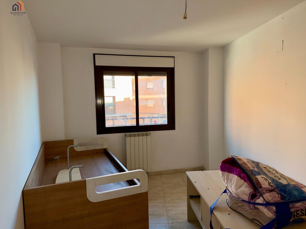 Piso en venta en La Almunia de Doña Godina - 4 hab, piscina — Foto 6