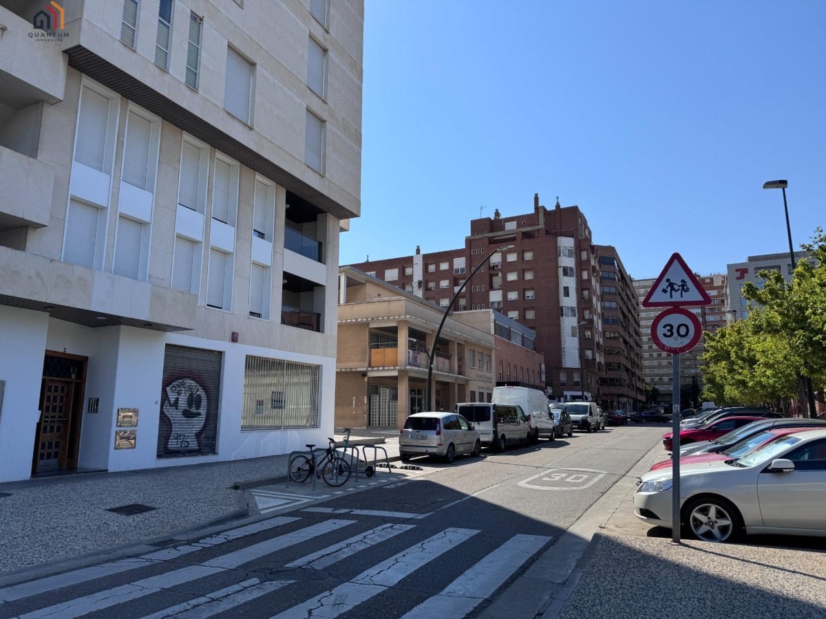 Piso en venta en Zaragoza Centro - 3 hab, terraza — Foto 4