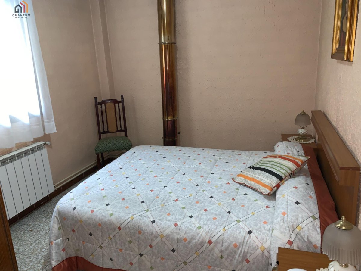 Chalet en venta en María de Huerva - 4 habitaciones — Foto 5