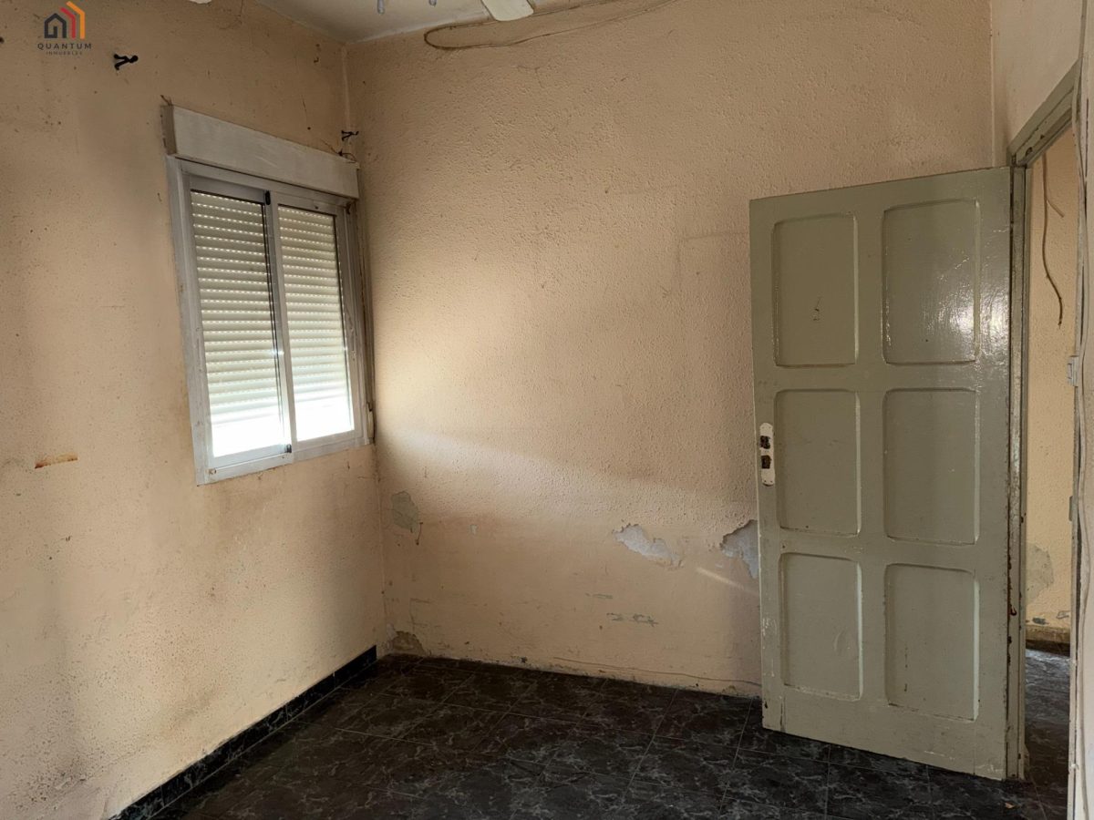 Planta baja con patio y entrada propia, tu lienzo en Zuera — Foto 5