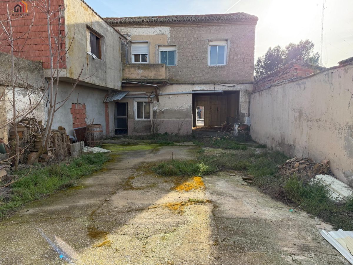 Planta baja con patio y entrada propia, tu lienzo en Zuera — Foto 26
