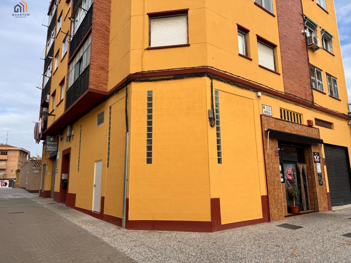 TRASTERO EN VENTA EN BARRIO OLIVER — Foto 1