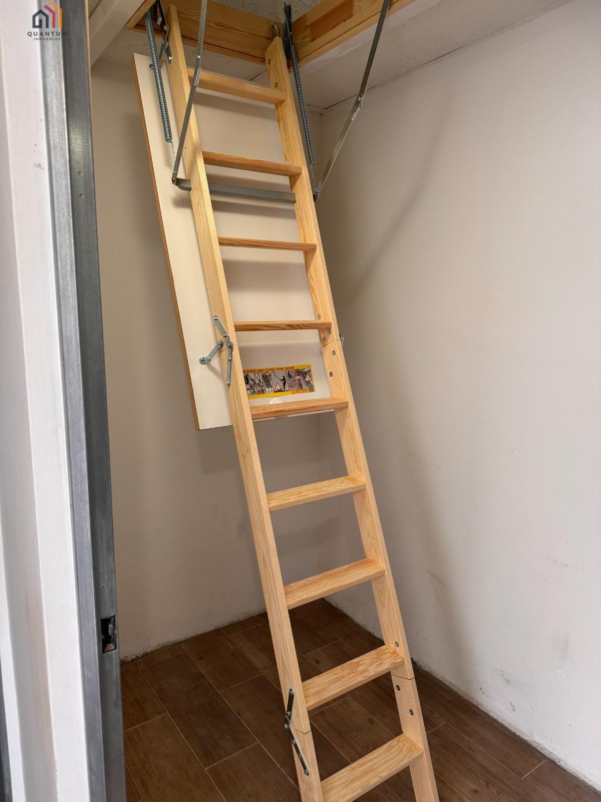 TRASTERO EN VENTA EN BARRIO OLIVER — Foto 7